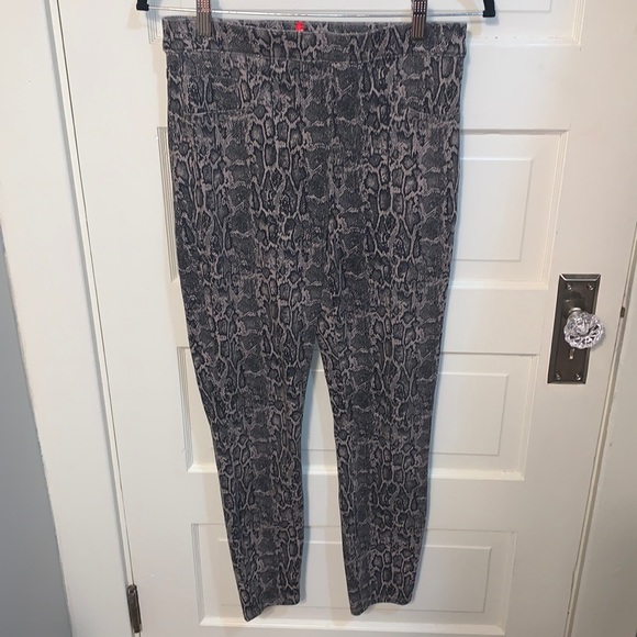 Spanx Jean-ish Ankle Leggings in Taupe Snakeskin Sz M - Picture 4 of 11
